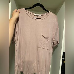 Mauve tee with pocket